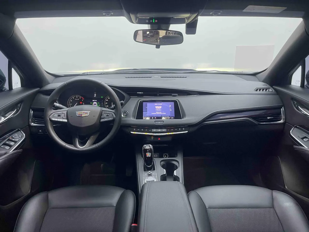Cadillac 2022 XT4 48V 2.0T 28T Two-Drive Fashion Automatic Gear 8
