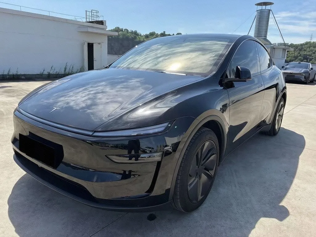 Open image lightbox: Tesla 2026 Model Y Rear-Wheel-Drive Automatic