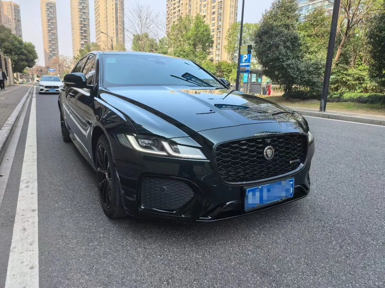 Jaguar 2021 XFL 2.0T P250 4WD Obsidian Black Sports Edition Automatic Gear 3