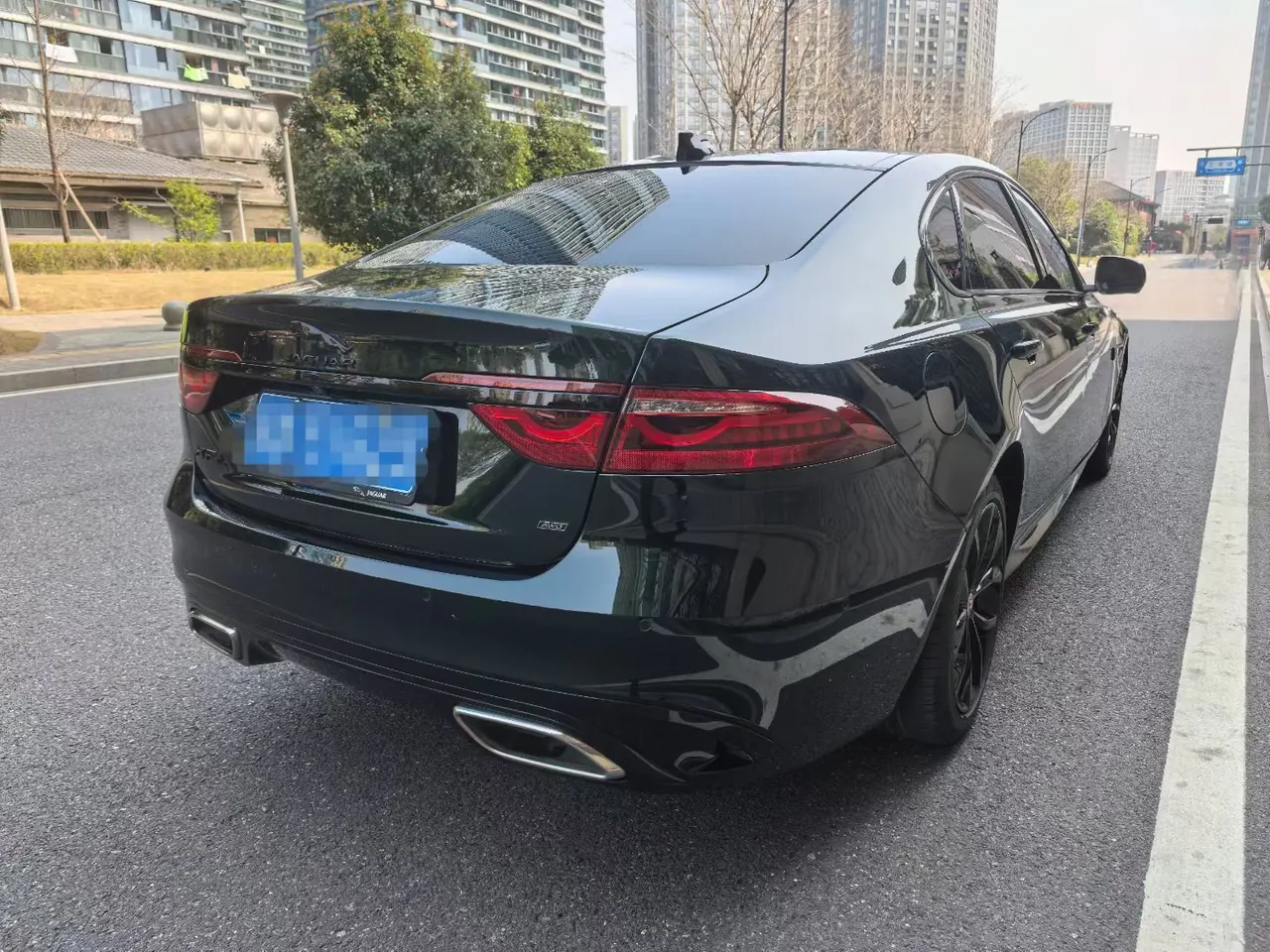 Jaguar 2021 XFL 2.0T P250 4WD Obsidian Black Sports Edition Automatic Gear 4