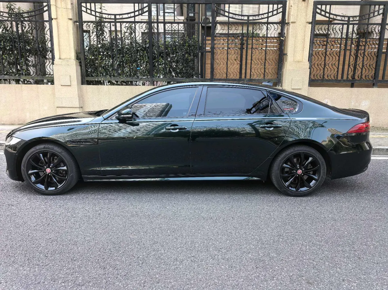 Jaguar 2021 XFL 2.0T P250 4WD Obsidian Black Sports Edition Automatic Gear 6
