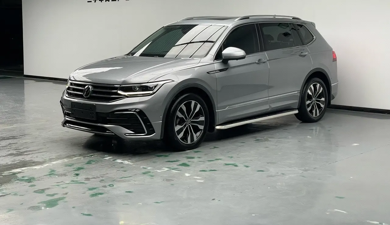 Open image lightbox: Volkswagen 2022 Tiguan L 2.0TSI 330TSI Two-Drive Smart Edition Automatic Gear