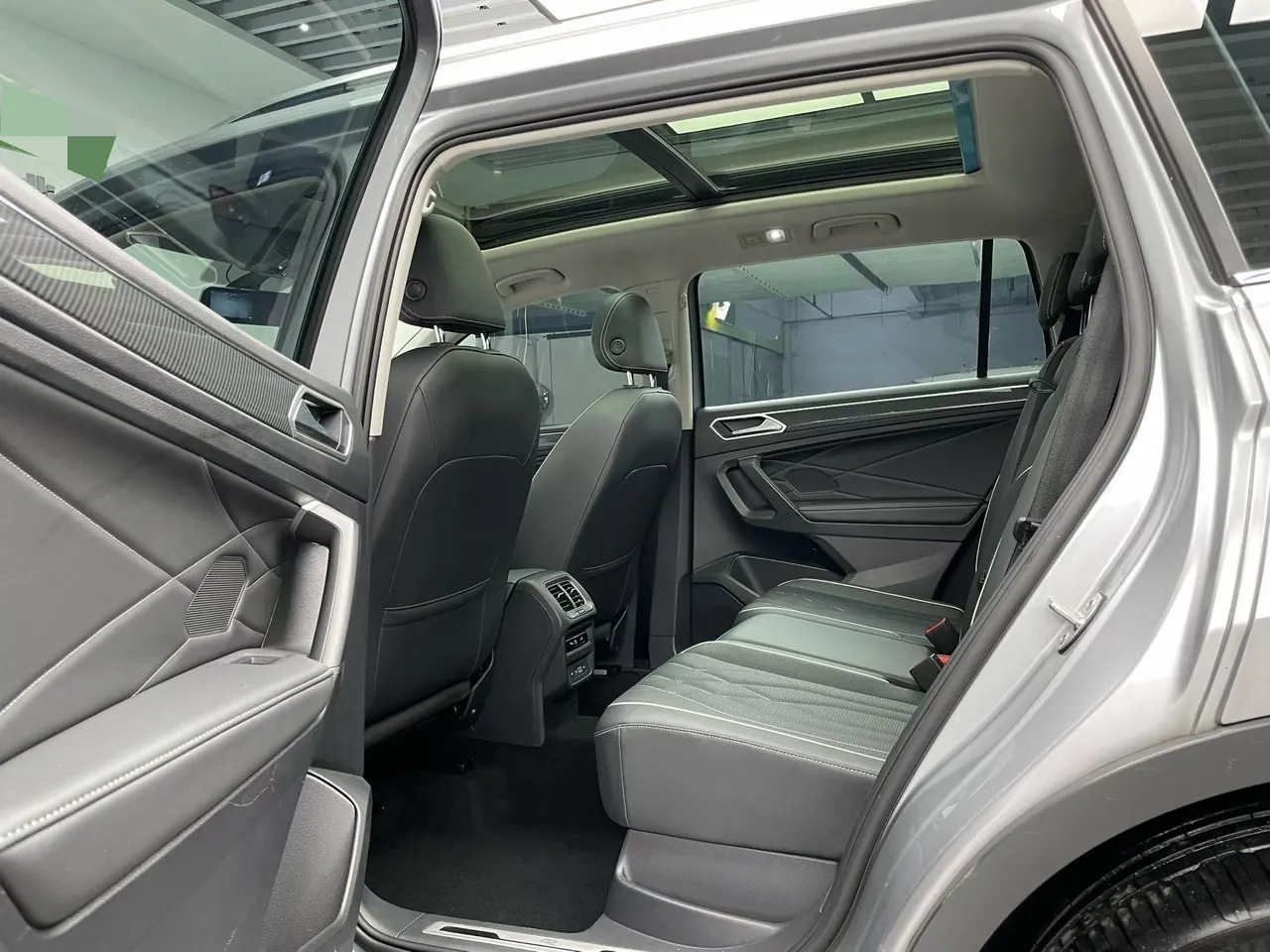 Volkswagen 2022 Tiguan L 2.0TSI 330TSI Two-Drive Smart Edition Automatic Gear 5