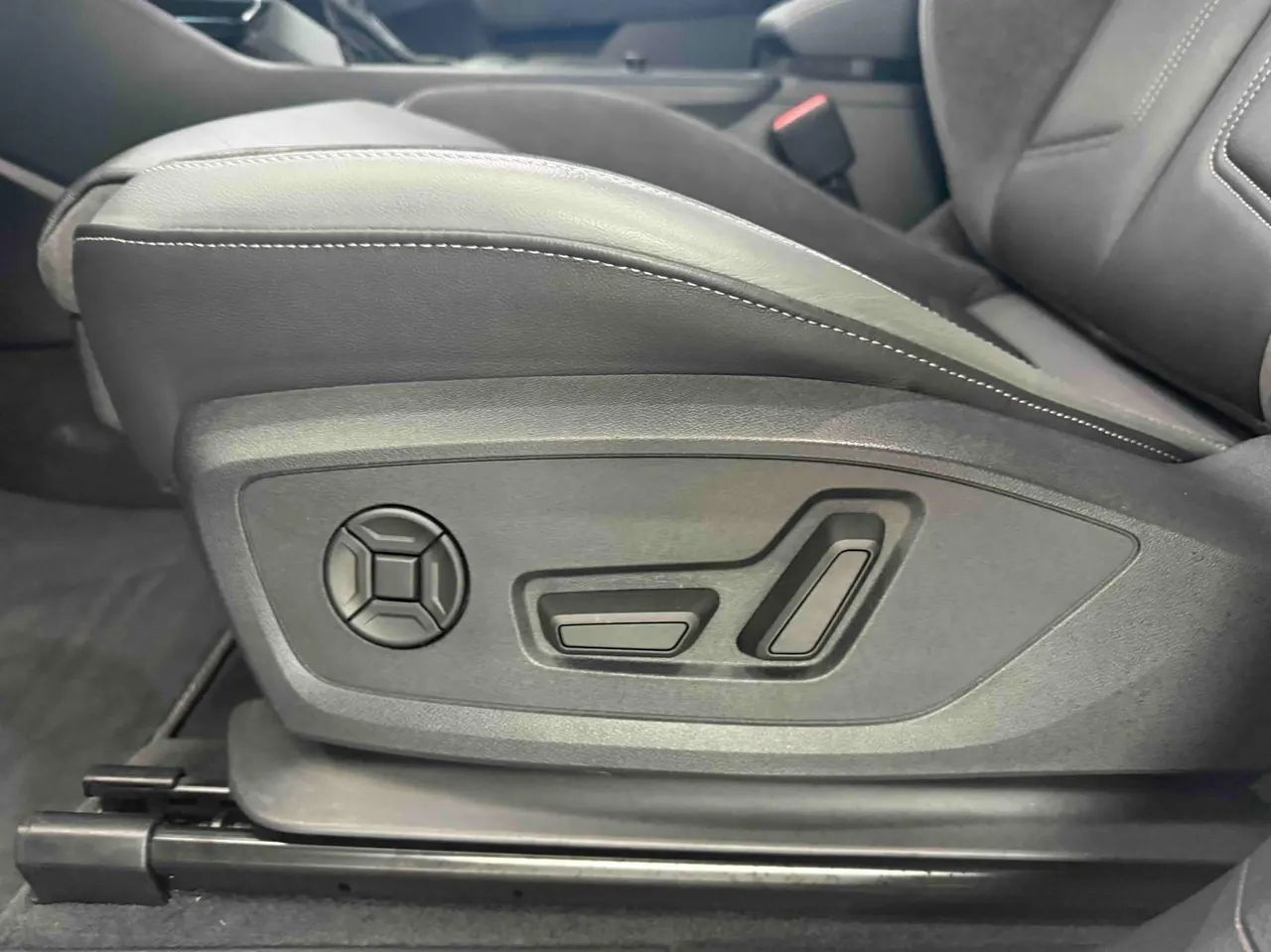Audi 2022 Q3 Sportback 1.4TFSI 35TFSI aggressive automatic gear 6