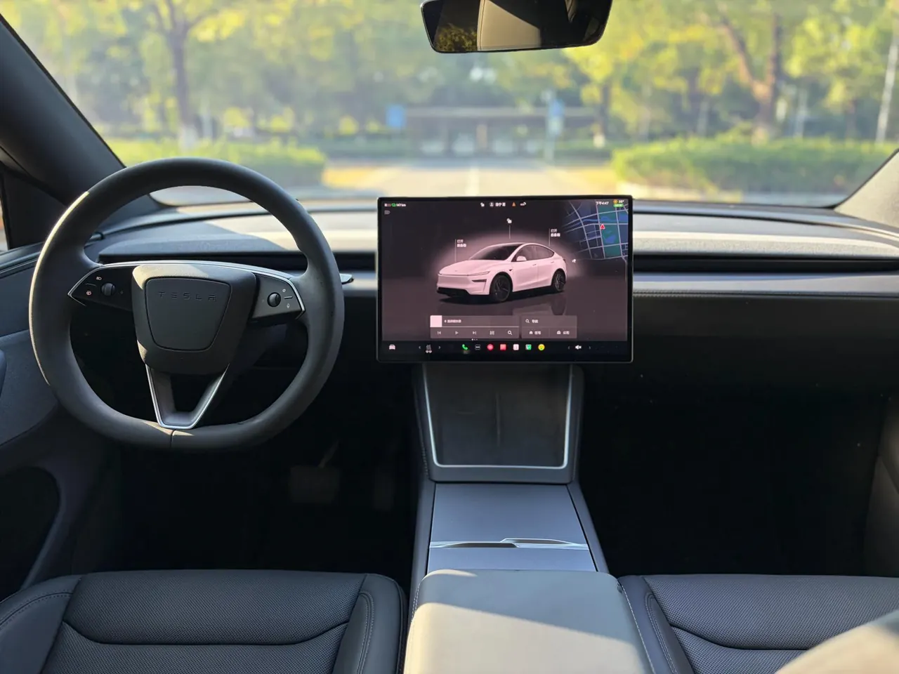 Tesla 2026 Model Y Rear-Wheel-Drive Automatic 5