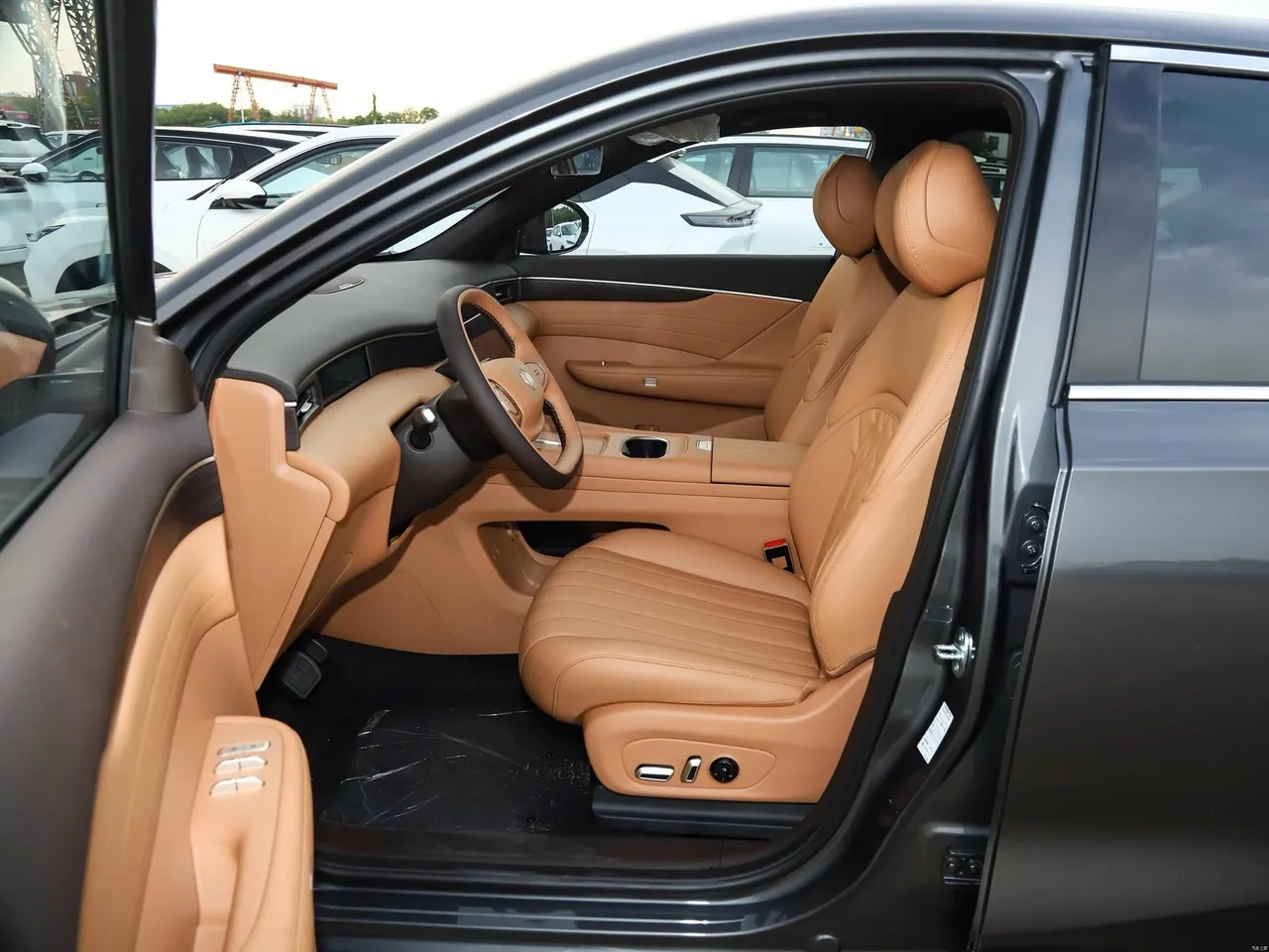 Aeolus 2025 L8 1.5T 112KM Dream Edition Automatic Gear 5