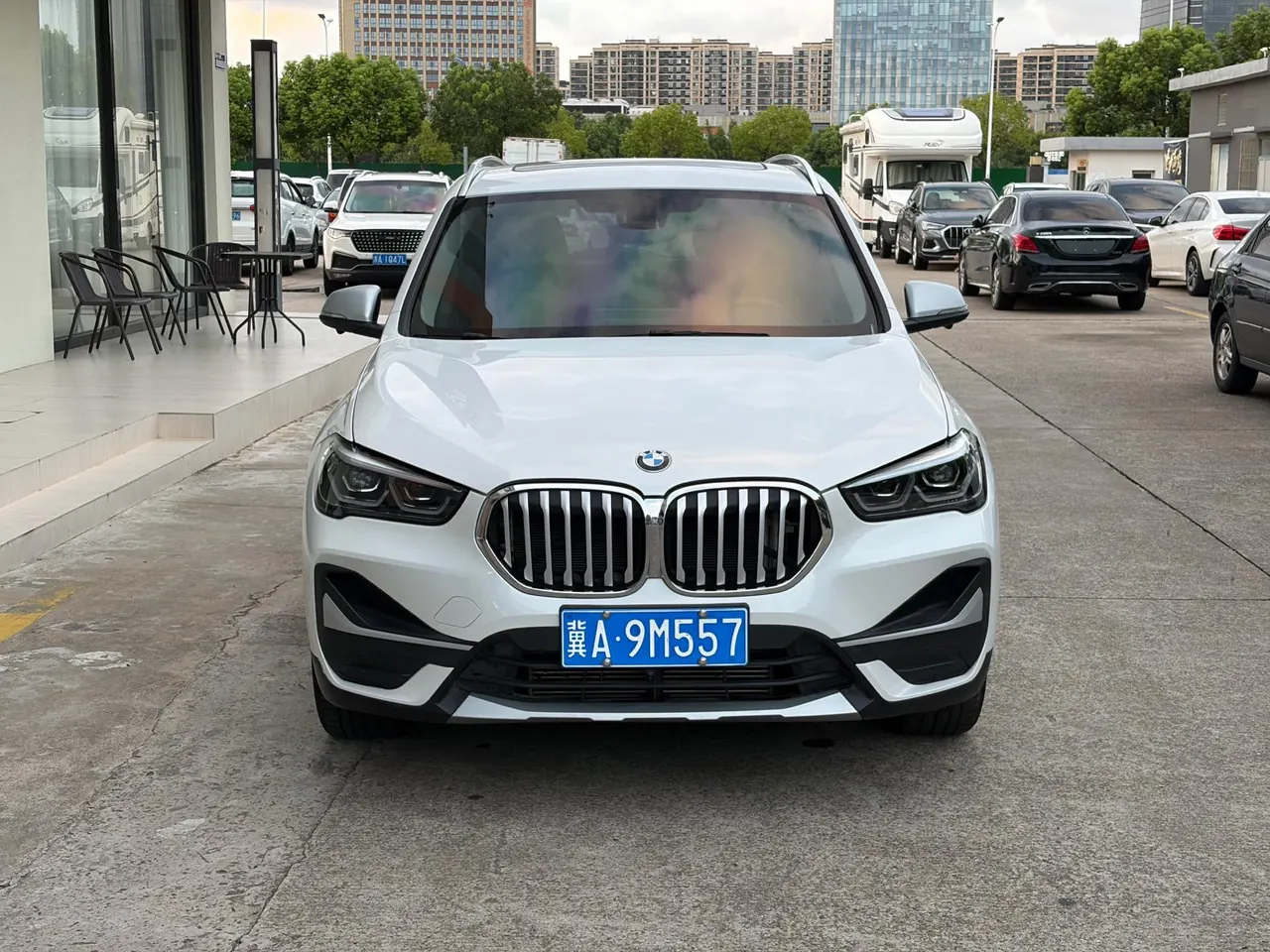 BMW 2022 X1 sDrive20Li 1.5T fashion automatic gear 2