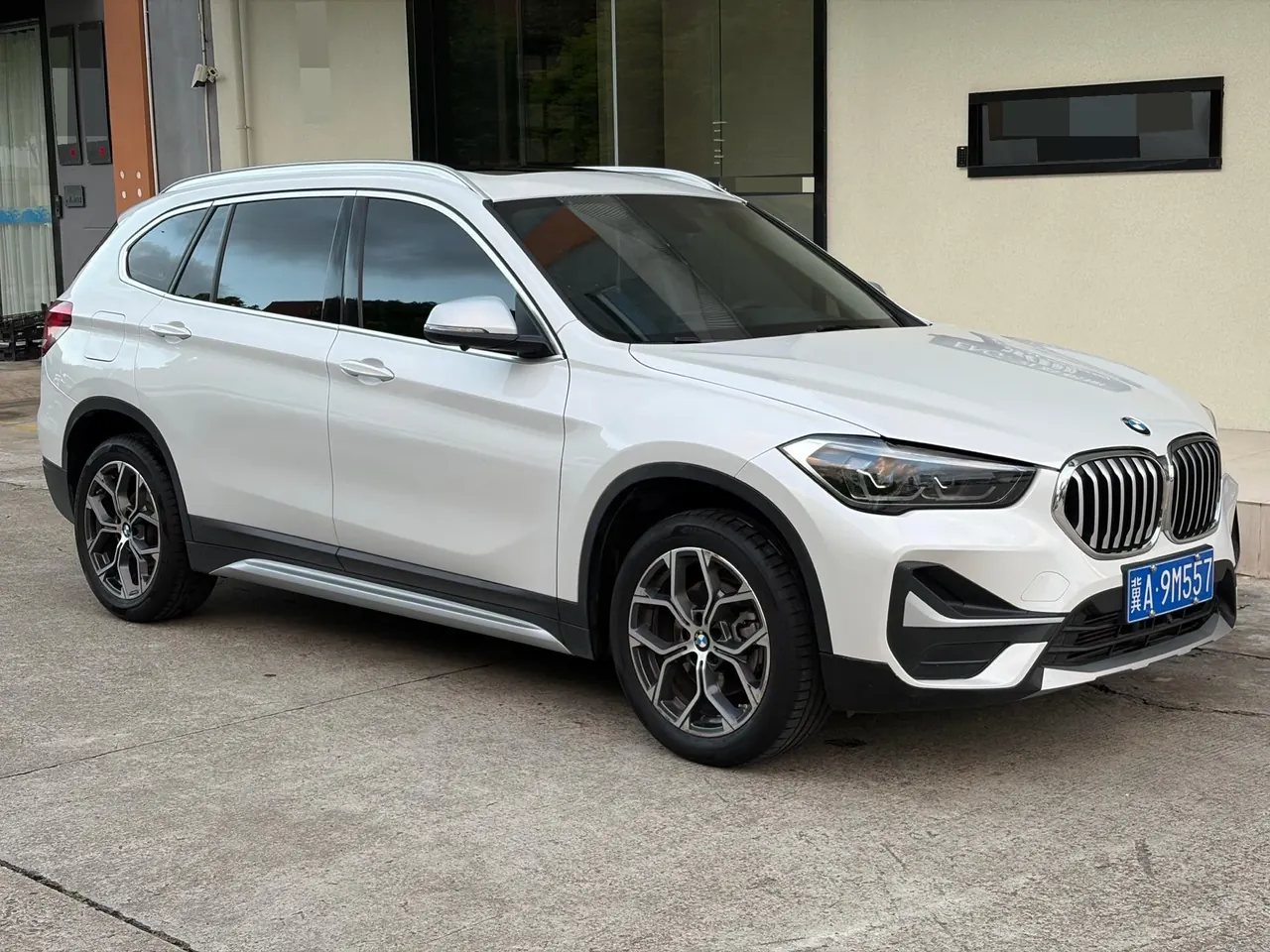 BMW 2022 X1 sDrive20Li 1.5T fashion automatic gear 3