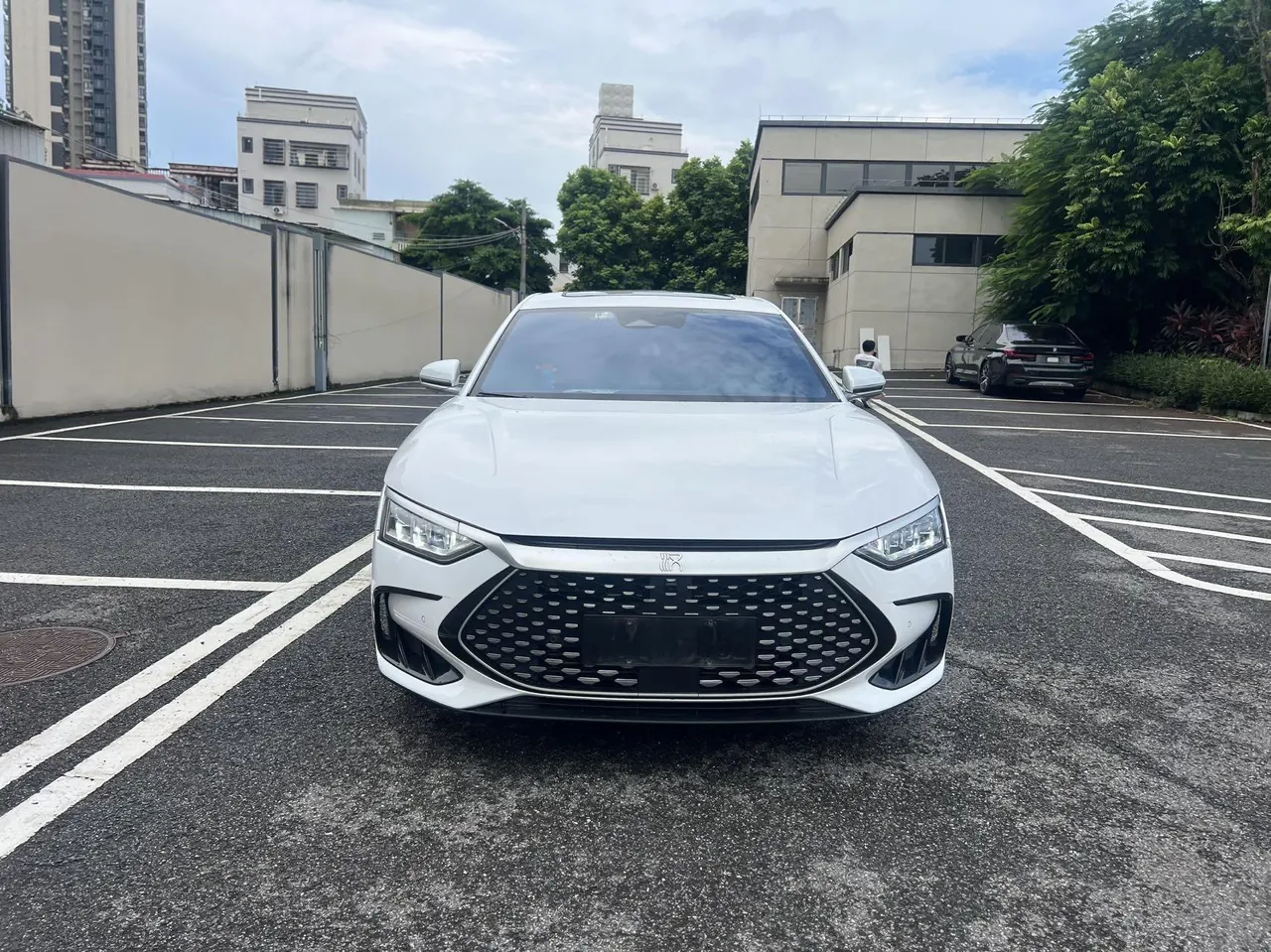 BYD 2022 Han DM-i 1.5T stepless 121KM noble automatic gear 2