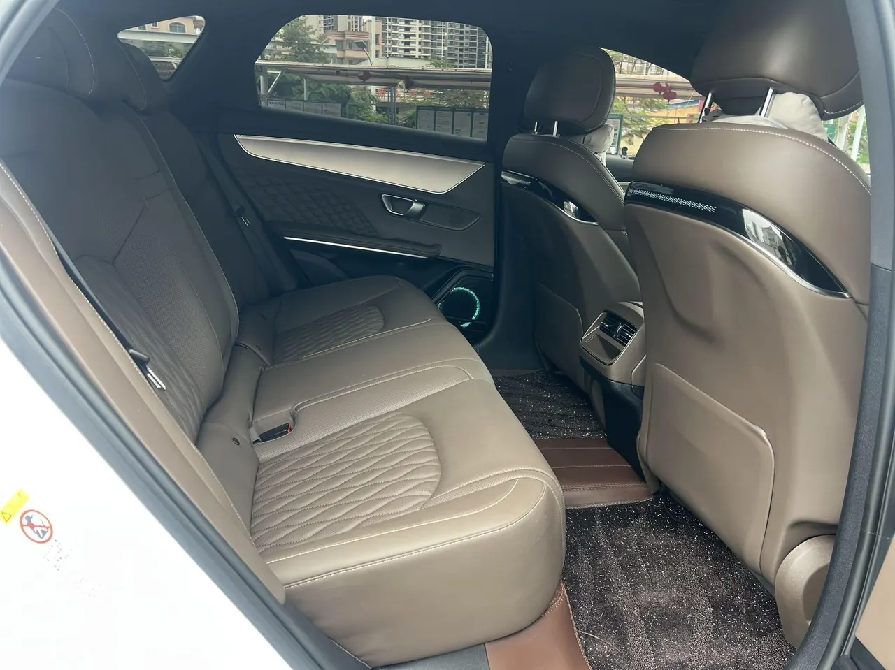 BYD 2022 Han DM-i 1.5T stepless 121KM noble automatic gear 4