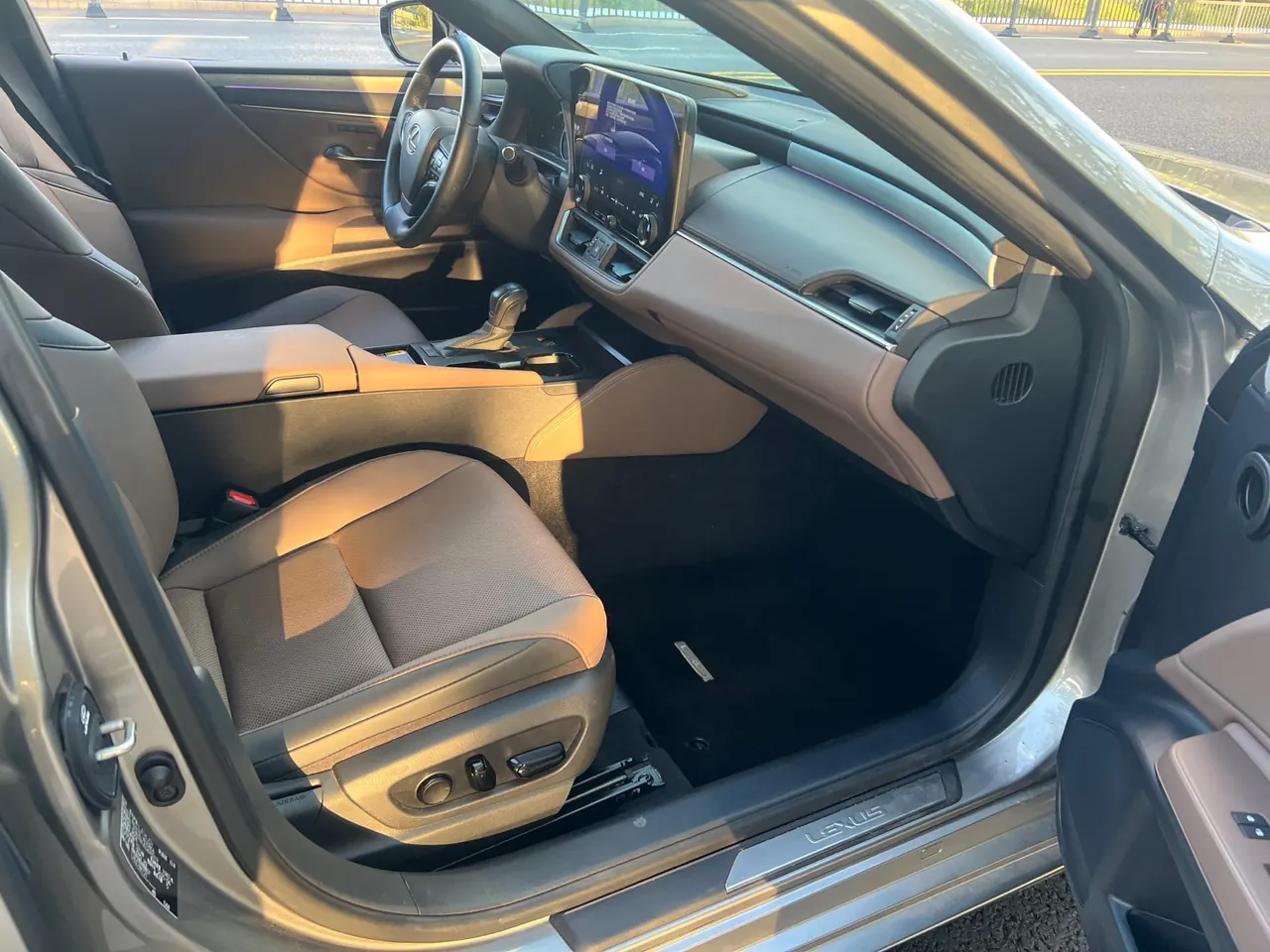 Lexus ES (Imported) 2025 ES200 2.0 Stepless Special Edition Automatic Gear 4