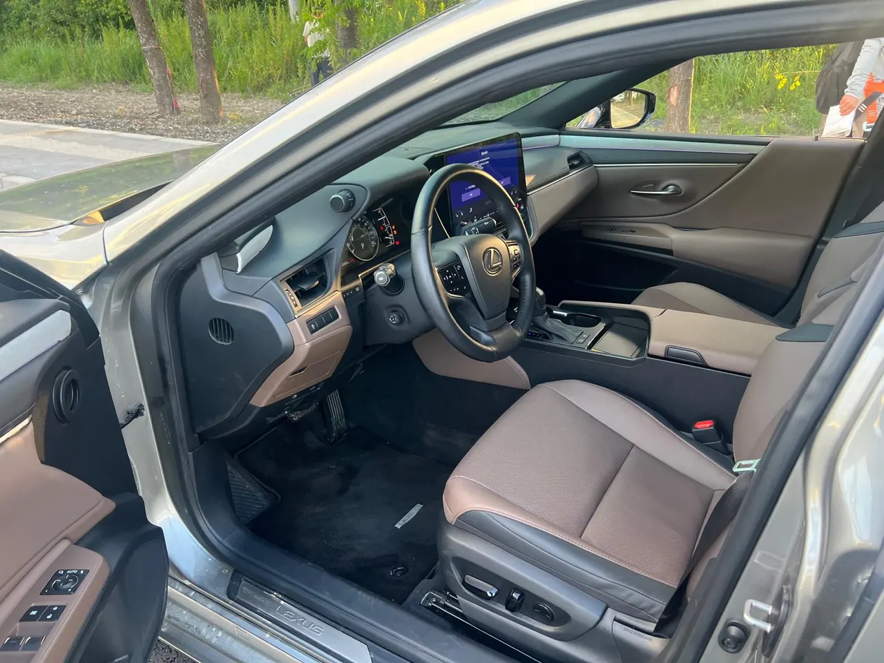 Lexus ES (Imported) 2025 ES200 2.0 Stepless Special Edition Automatic Gear 6