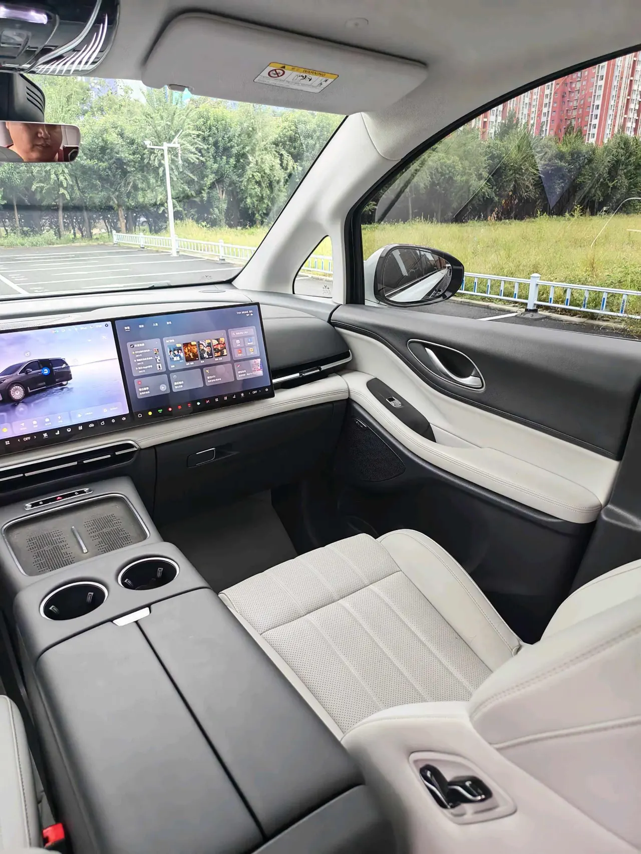 Voyah 2025 Model Dreamer PHEV 1.5T Four-Wheel-Drive Excellence Kunpeng Version Automatic Transmission 11