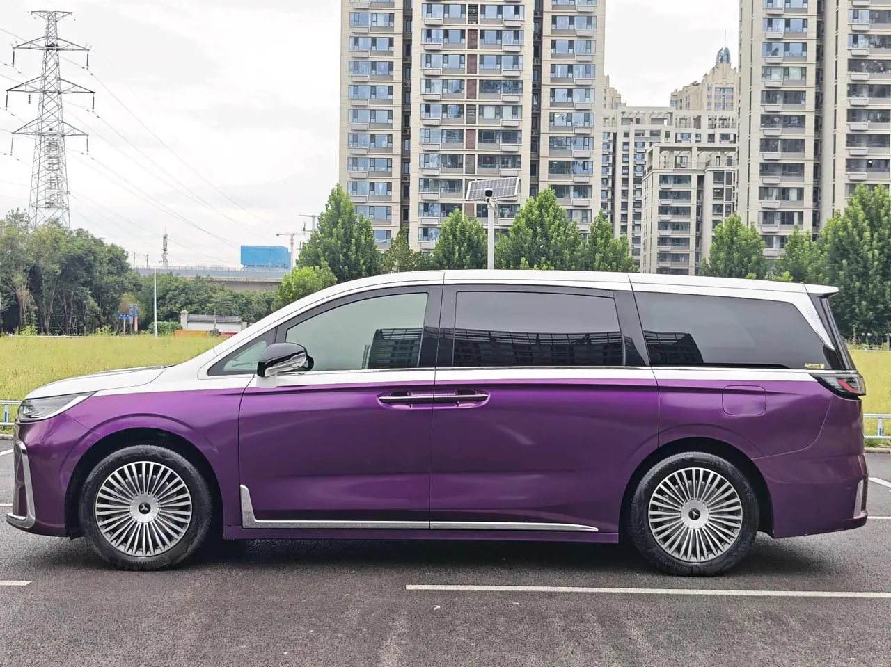 Voyah 2025 Model Dreamer PHEV 1.5T Four-Wheel-Drive Excellence Kunpeng Version Automatic Transmission 2