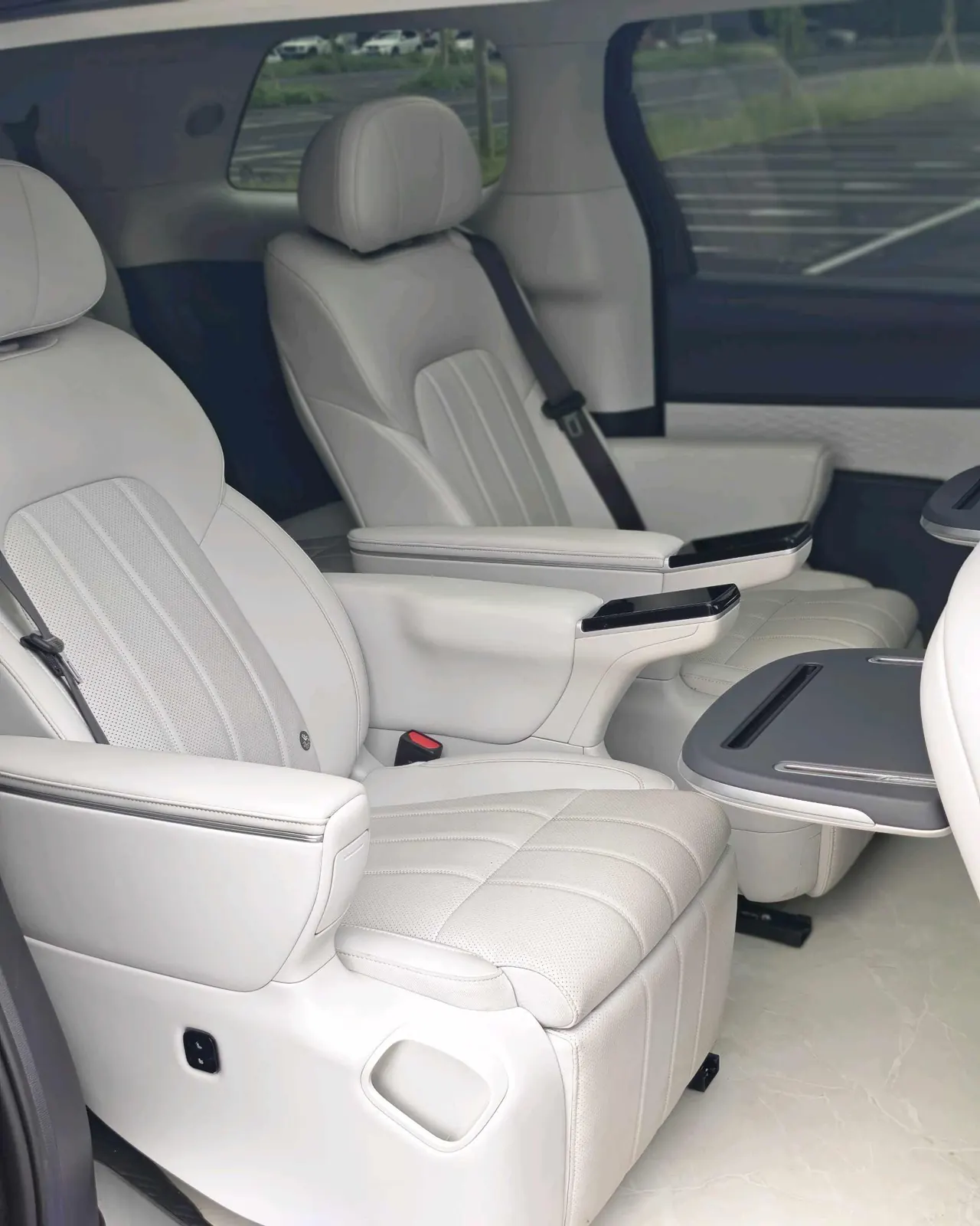 Voyah 2025 Model Dreamer PHEV 1.5T Four-Wheel-Drive Excellence Kunpeng Version Automatic Transmission 6