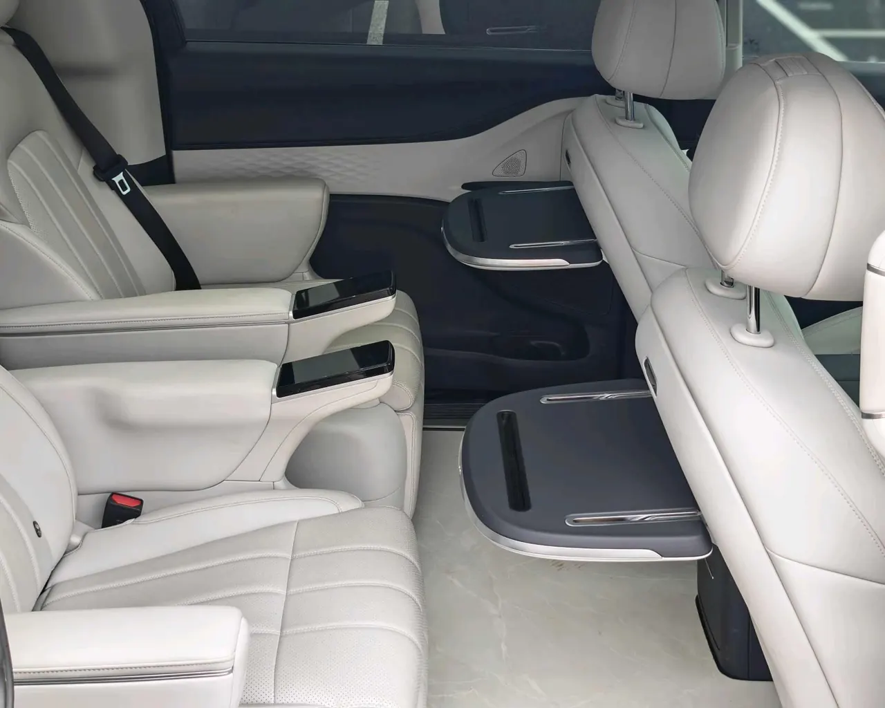 Voyah 2025 Model Dreamer PHEV 1.5T Four-Wheel-Drive Excellence Kunpeng Version Automatic Transmission 7