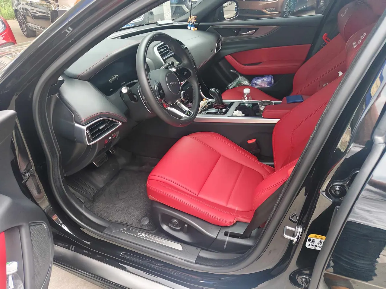 Jaguar 2022 XEL 2.0T 250PS R-DYNAMIC S Enterprising Sports Edition Automatic Gear 4