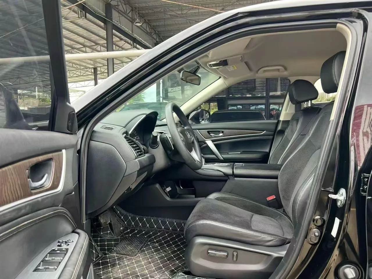 Honda 2023 Crown Road 1.5T Stepless 240TURBO Two-Drive Comfortable Edition Automatic Gear 4