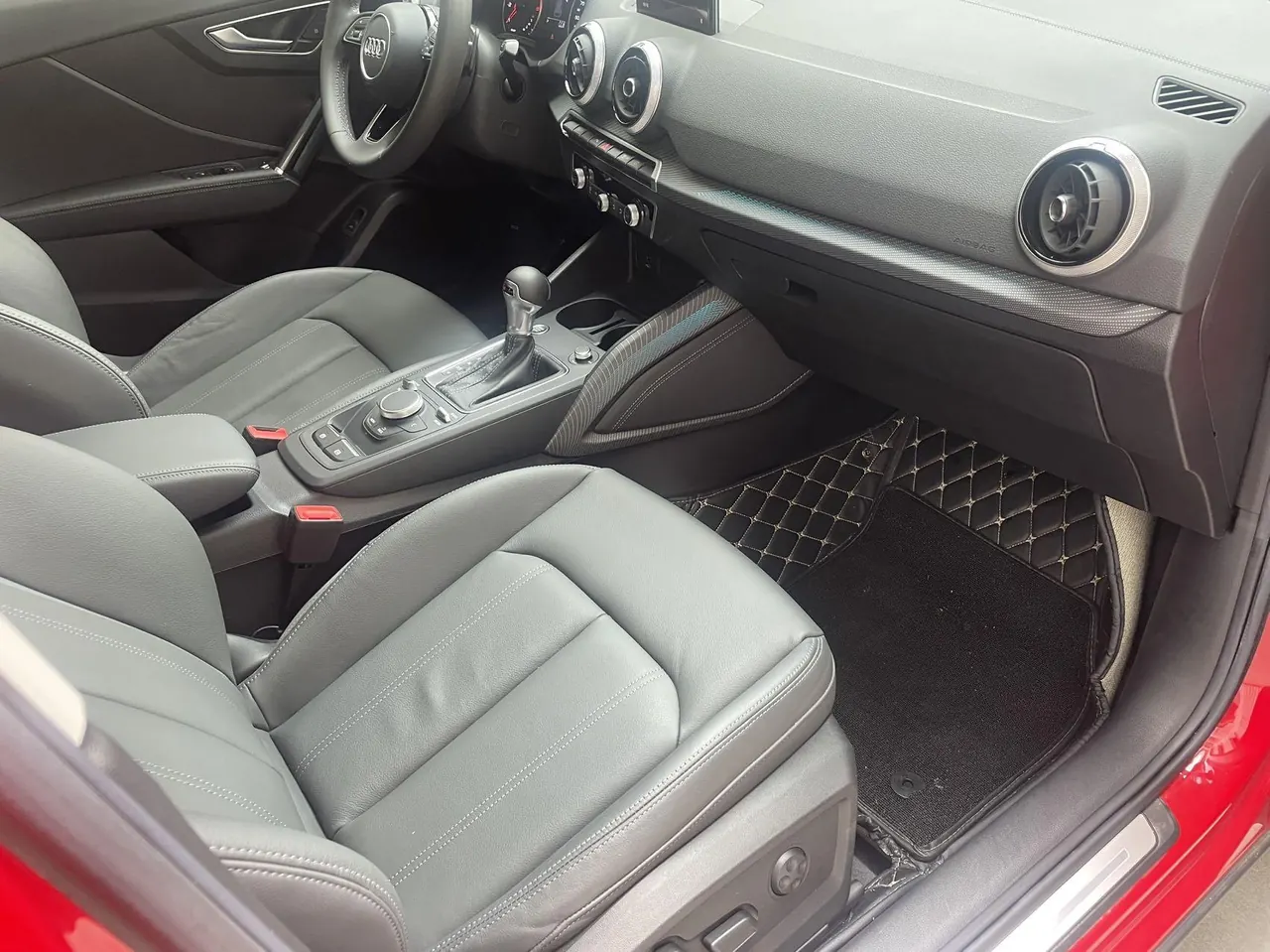 Audi 2022 Q2L 1.4TFSI 35TFSI Fashion Elegant Automatic 9