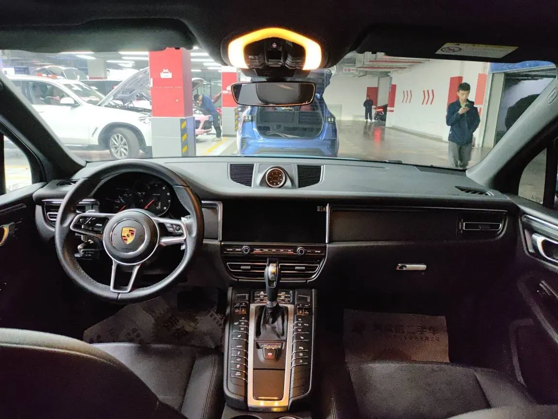 Porsche Macan (Imported) 2022 Macan 2.0T Automatic Gear 3