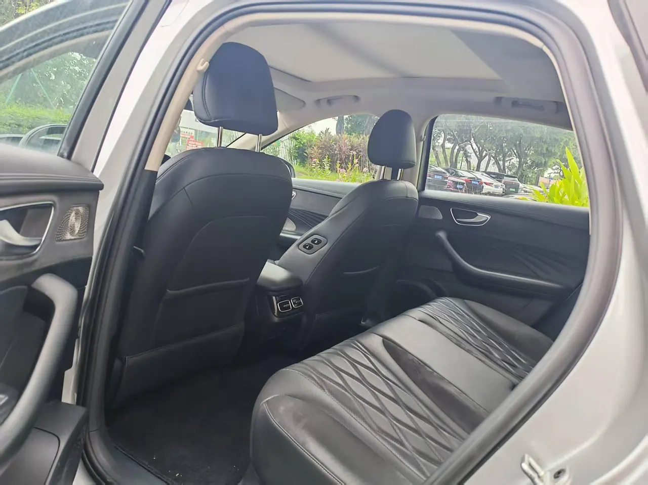 Roewe 2023 D7 DMH 1.5 125km Flagship Automatic Gear 4
