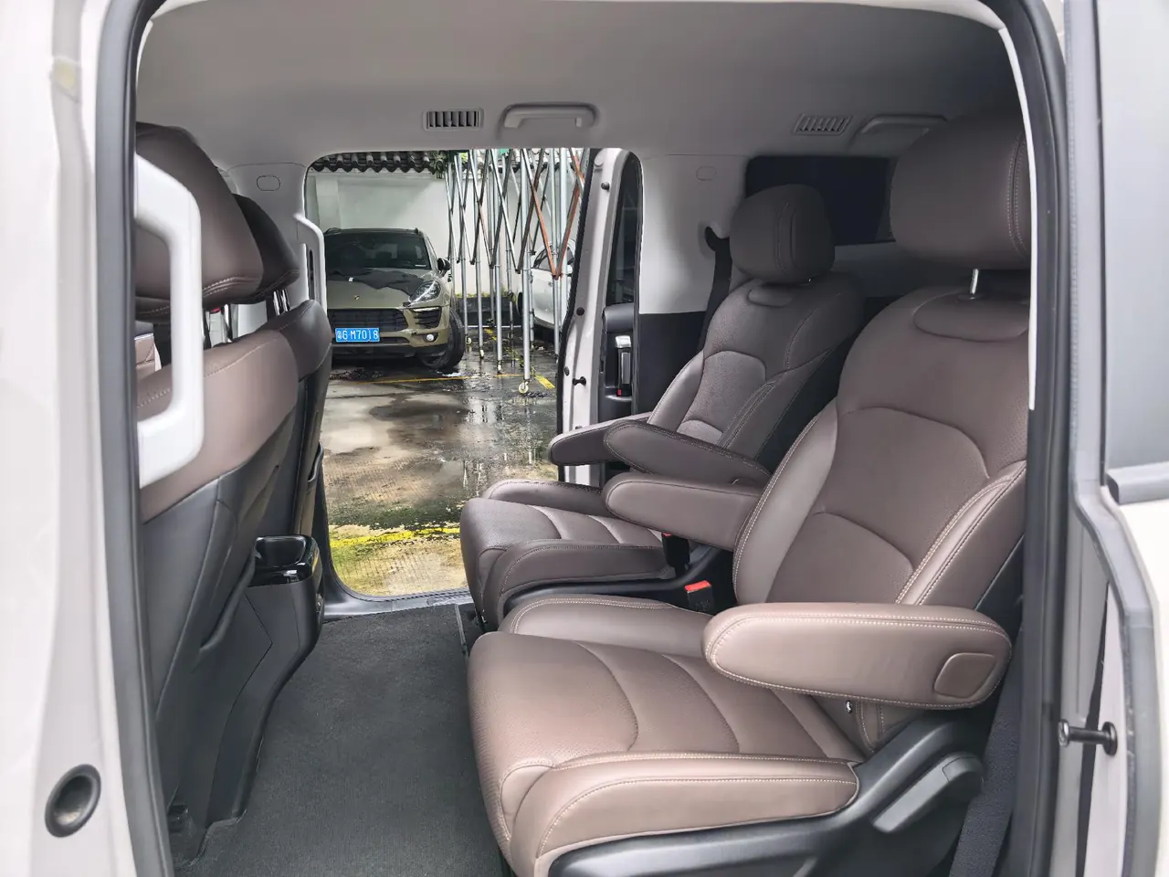 WuLing 2025 Starlight 730 500km Luxury Automatic Gear 4