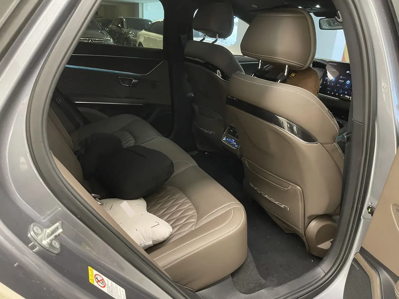 BYD 2022 Han DM-i 1.5T stepless 121KM exclusive automatic gear 4
