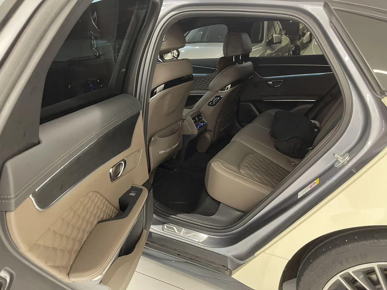 BYD 2022 Han DM-i 1.5T stepless 121KM exclusive automatic gear 5
