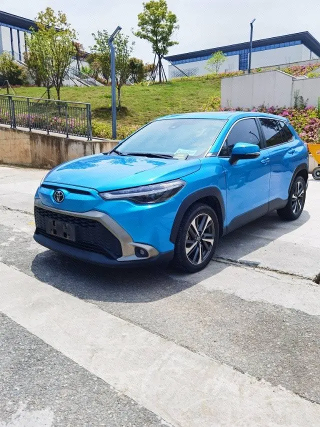 打开图片灯箱:Toyota 2022 Front Landa 2.0 Stepless Luxury PLUS Edition Automatic Gear