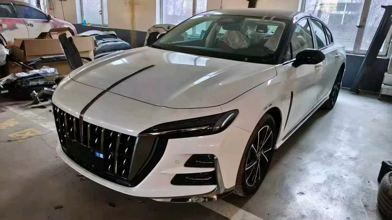 HongQi 2025 H6 2.0T to the United States version of automatic gear - View 1
