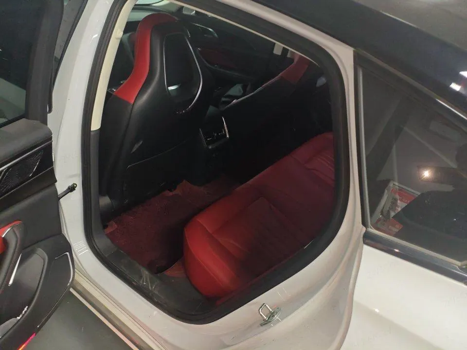 HongQi 2025 H6 2.0T to the United States version of automatic gear 4