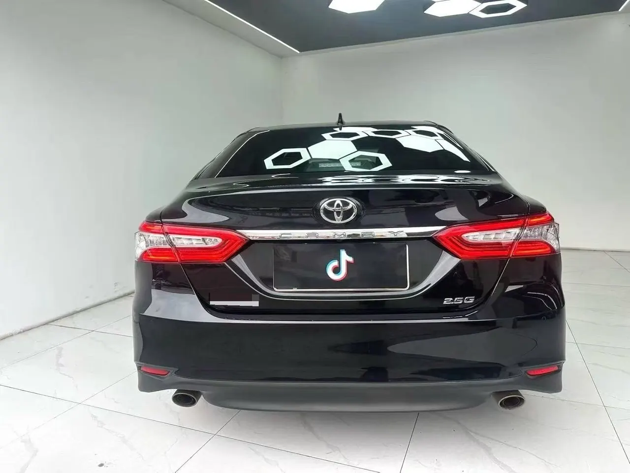 Toyota 2023 Camry 2.5G Deluxe Edition Automatic Gear 8