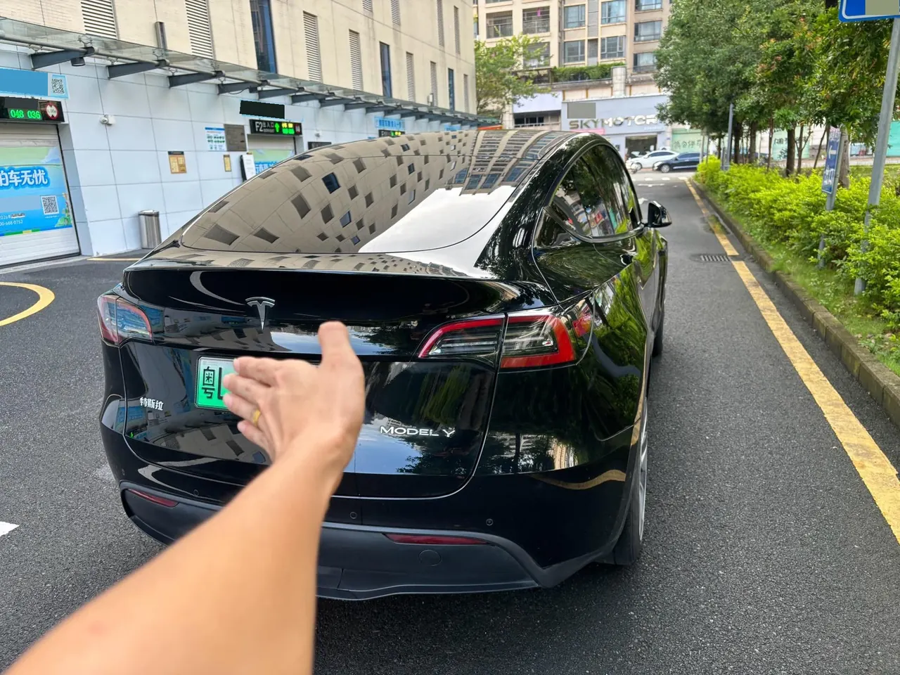 Tesla 2022 Model Y rear-wheel drive version (facelift) automatic gear 4