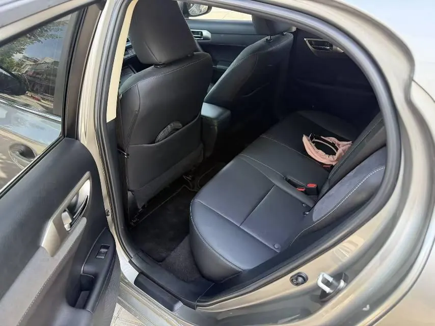 Lexus CT (Imported) 2020 CT200h 1.8 Stepless Comfort Edition Automatic Gear 4