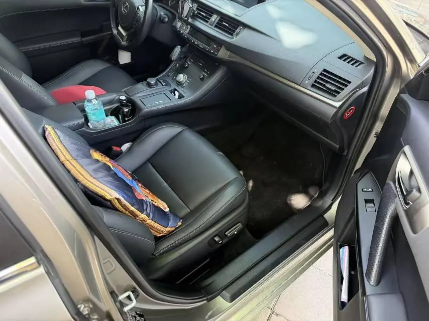 Lexus CT (Imported) 2020 CT200h 1.8 Stepless Comfort Edition Automatic Gear 5