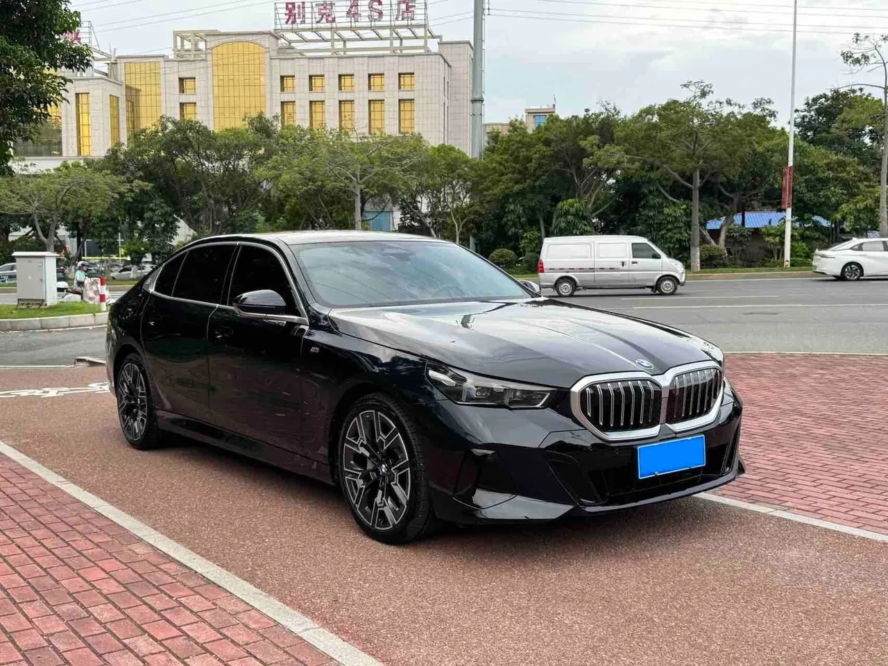 BMW 5 series 2025 530Li 48V 2.0T exclusive m sports suit automatic gear 3