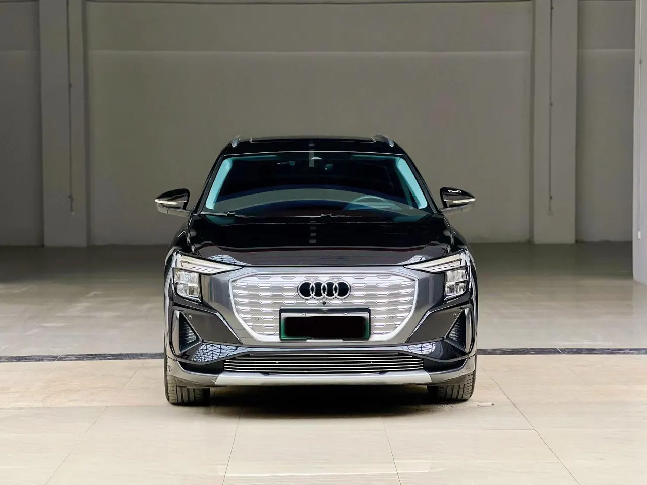 Audi 2023 Q5 e-tron 40 Shining Royal Suit Automatic Gear 2