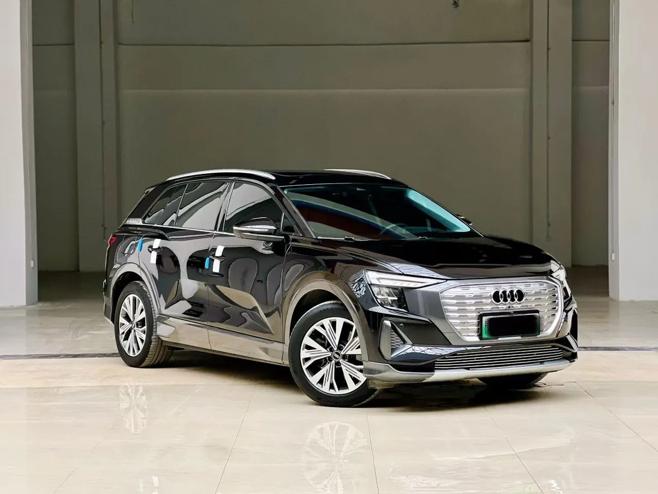 Audi 2023 Q5 e-tron 40 Shining Royal Suit Automatic Gear 3