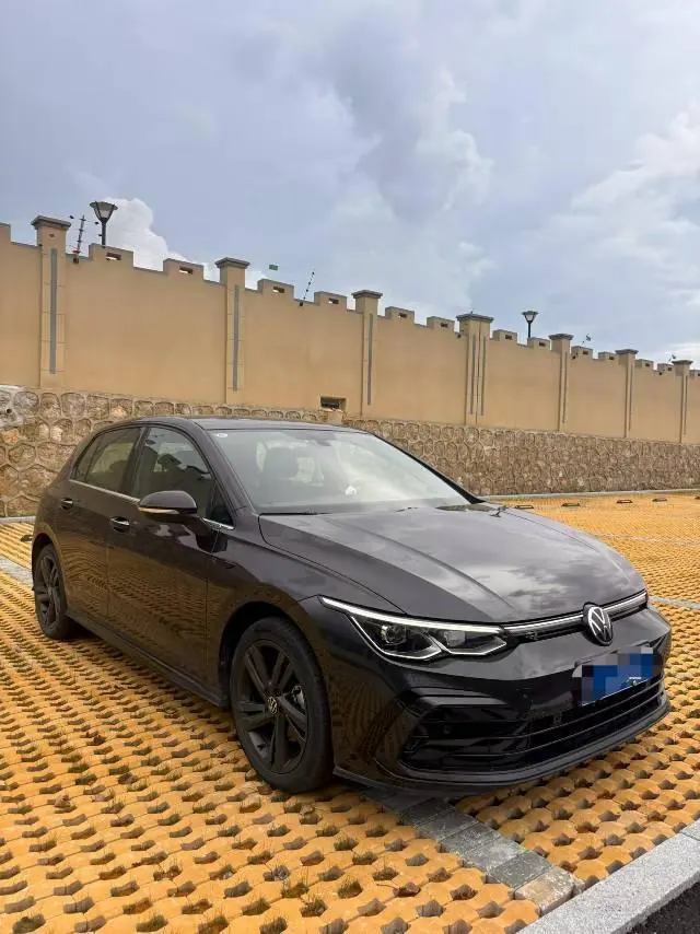 Volkswagen 2023 Golf 8 R-Line 1.4TSI 280TSI Lite Automatic 2