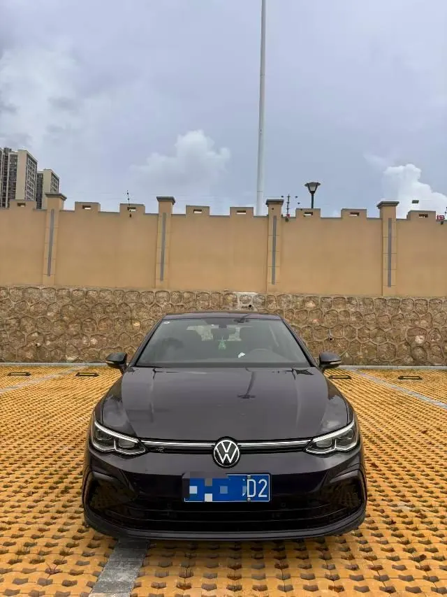 Volkswagen 2023 Golf 8 R-Line 1.4TSI 280TSI Lite Automatic 3