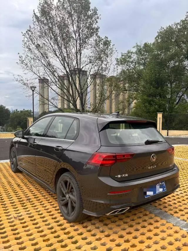 Volkswagen 2023 Golf 8 R-Line 1.4TSI 280TSI Lite Automatic 6