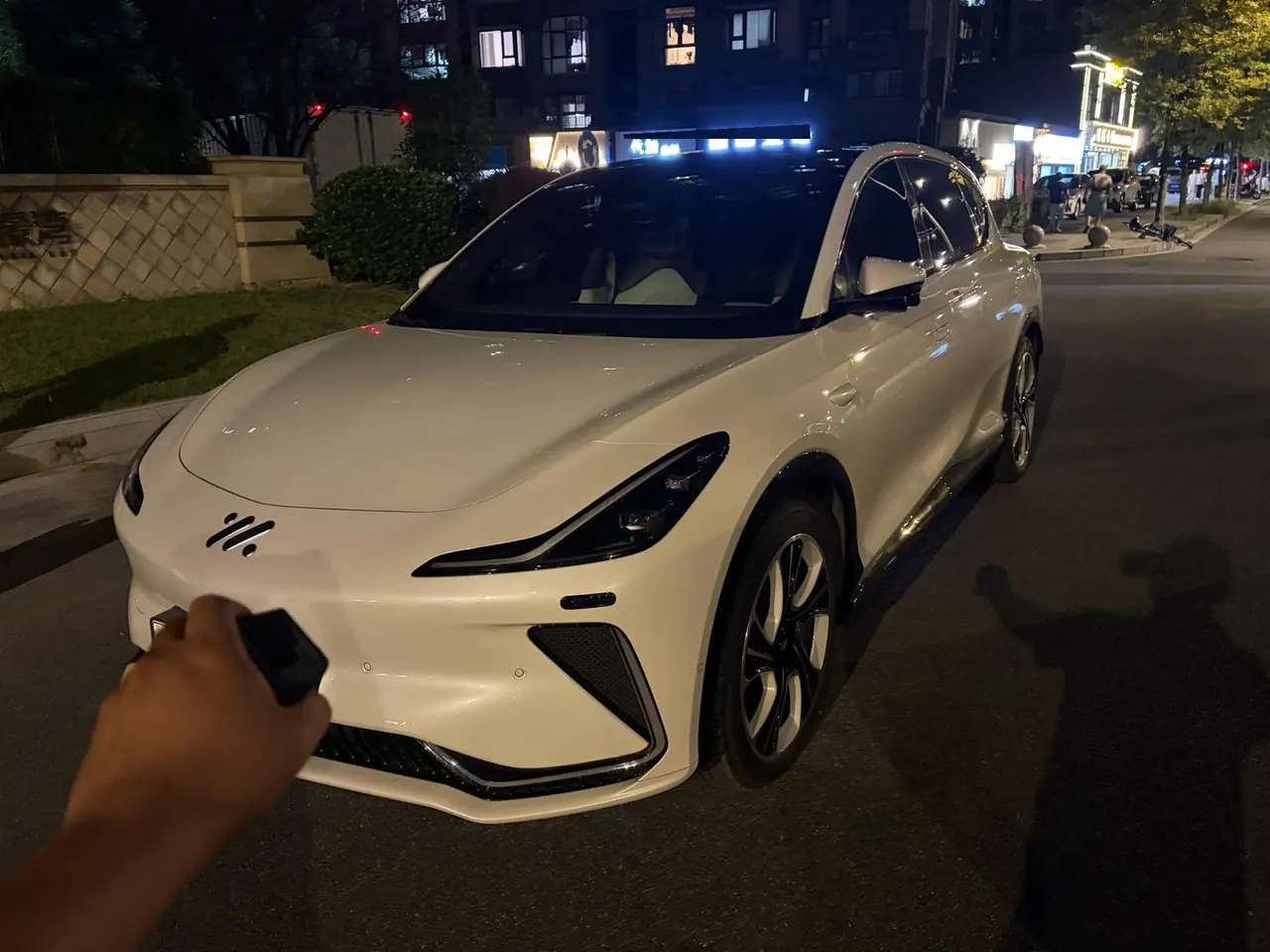 IM 2023 IM LS 7 100kWh Lux Rear Drive Automatic Gear 3