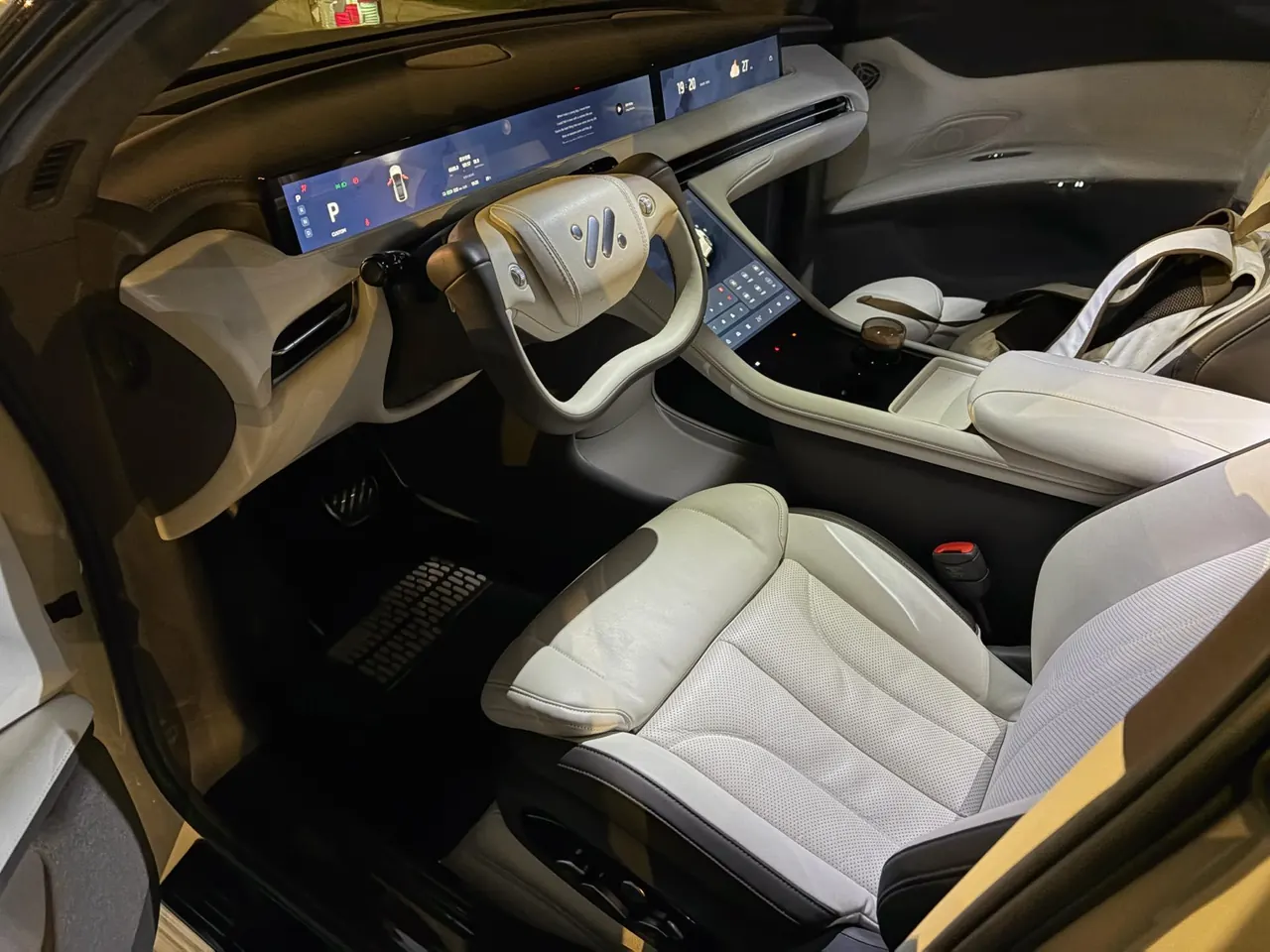 IM 2023 IM LS 7 100kWh Lux Rear Drive Automatic Gear 4
