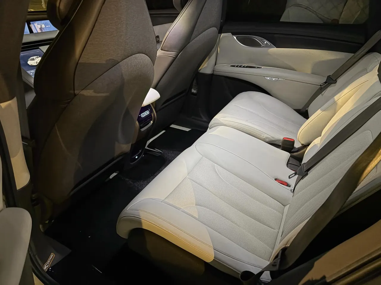 IM 2023 IM LS 7 100kWh Lux Rear Drive Automatic Gear 5