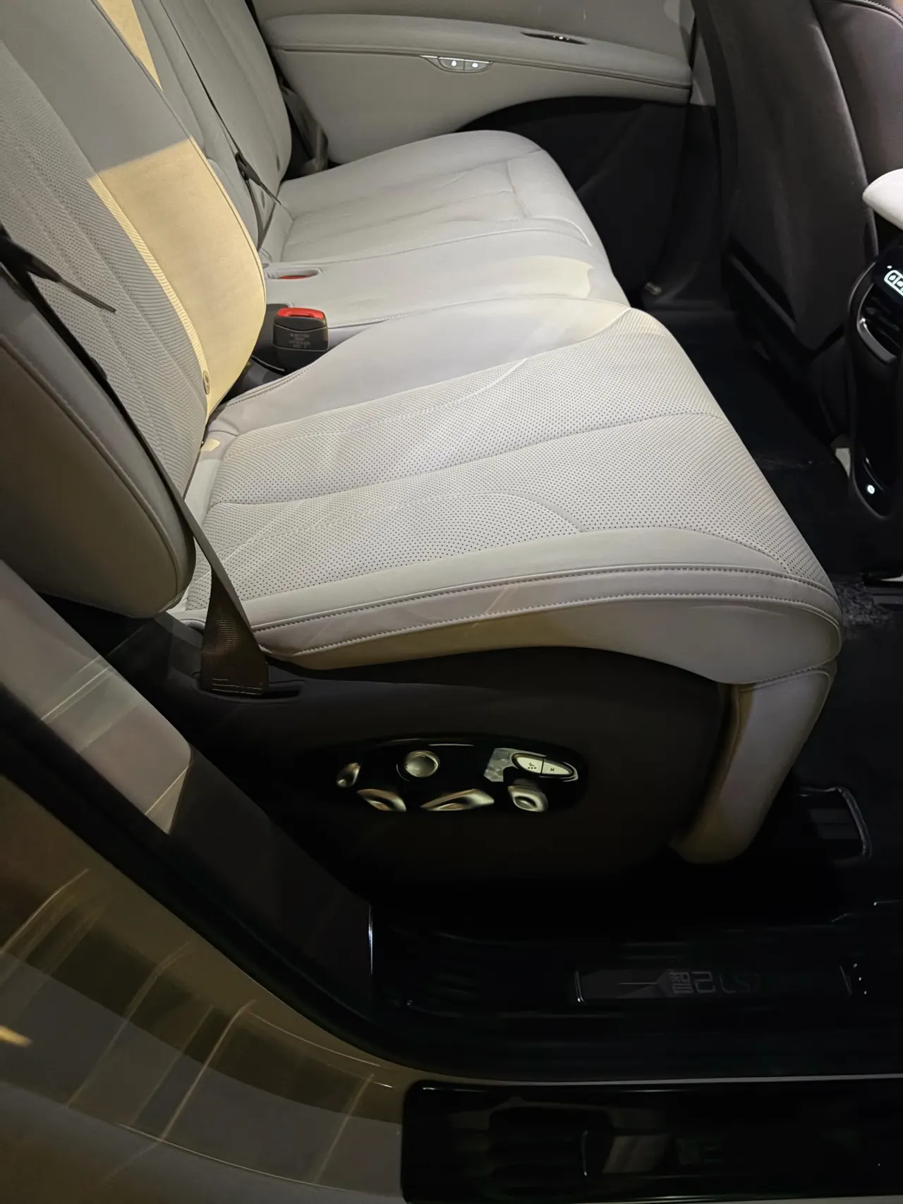 IM 2023 IM LS 7 100kWh Lux Rear Drive Automatic Gear 7