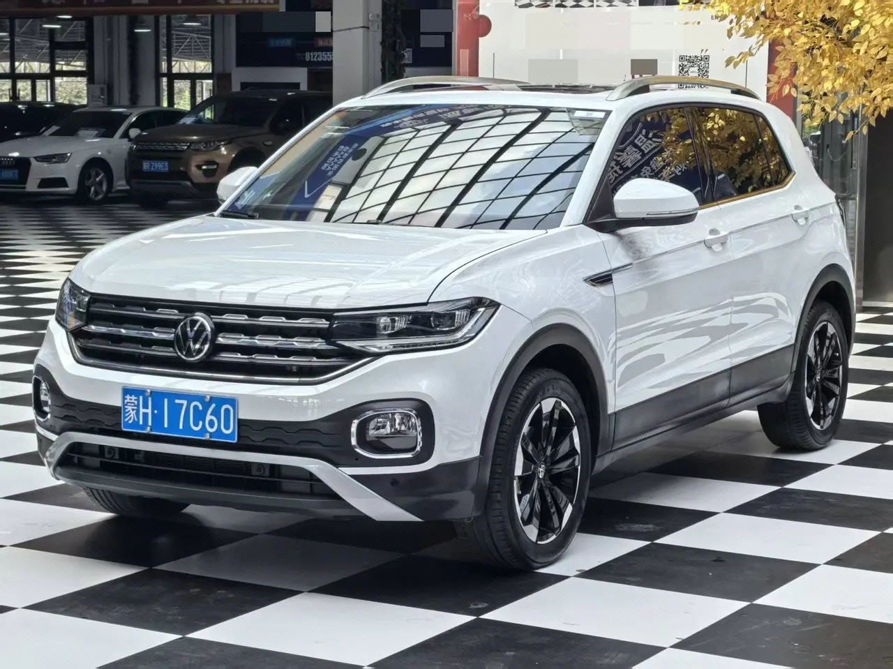 Volkswagen 2023 T-Cross 1.2TSI 200TSI Smart Connect Version Automatic - View 1