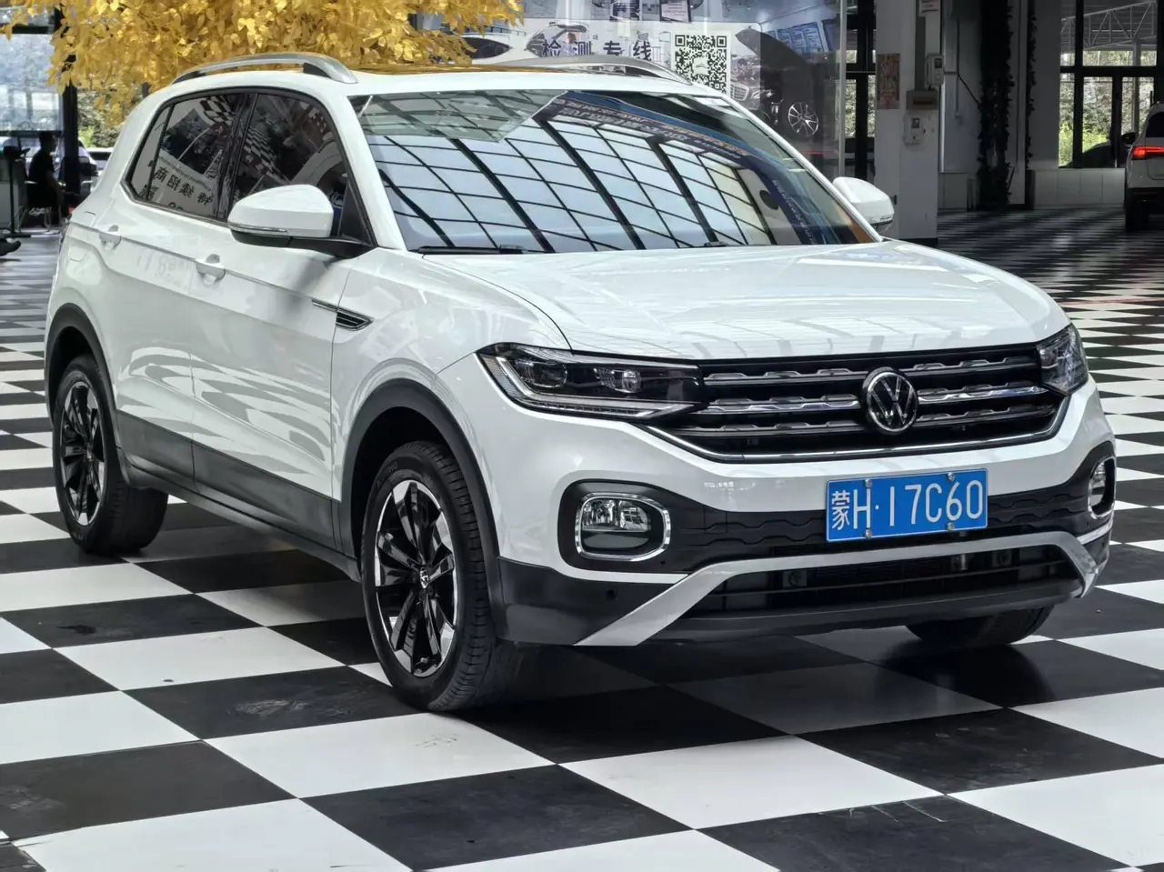 Volkswagen 2023 T-Cross 1.2TSI 200TSI Smart Connect Version Automatic 3