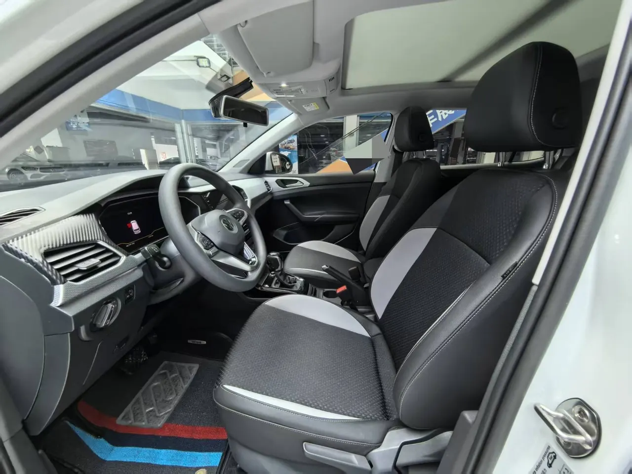 Volkswagen 2023 T-Cross 1.2TSI 200TSI Smart Connect Version Automatic 9