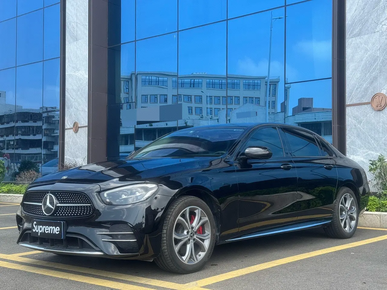 打开图片灯箱:Mercedes Benz E-Class 2021 E 300 L 2.0T Sports Fashion Automatic Gear