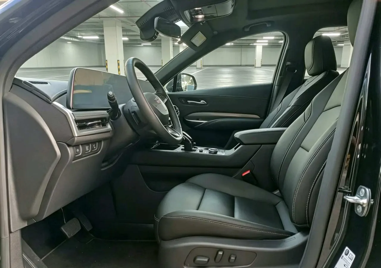 Cadillac 2025 XT4 48V 2.0T 28T Two-Drive Luxury Automatic Gear 7